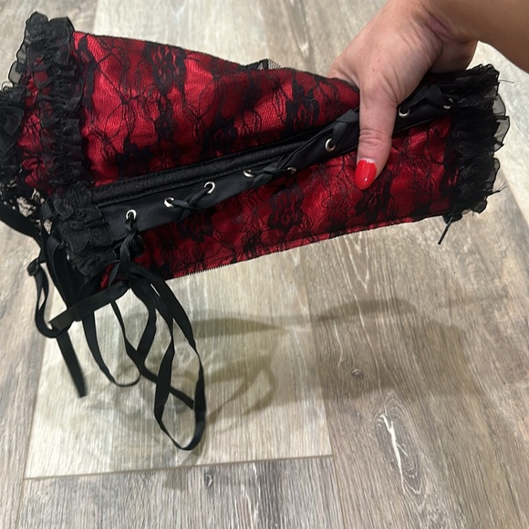 Coquette Corset - Picture 12 of 12